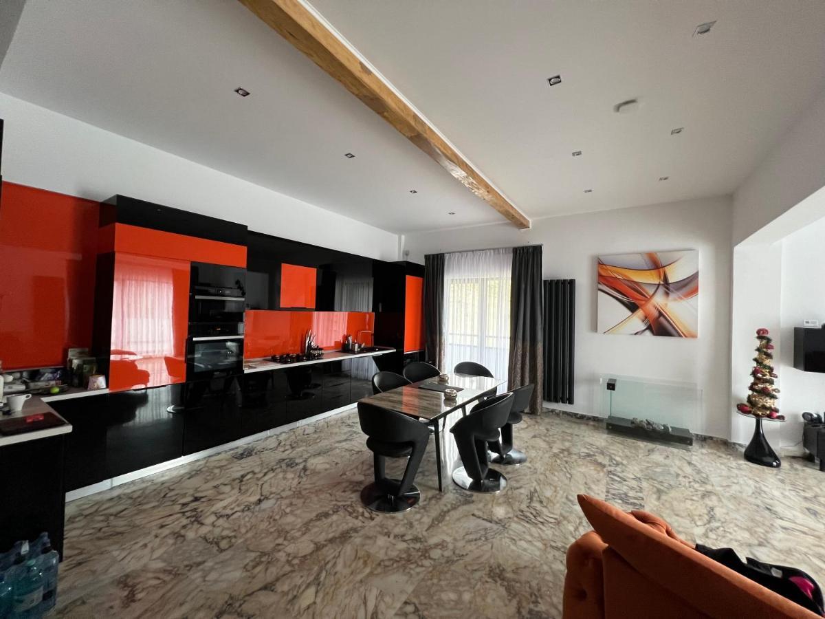 R&B Apartments Predeal Ngoại thất bức ảnh